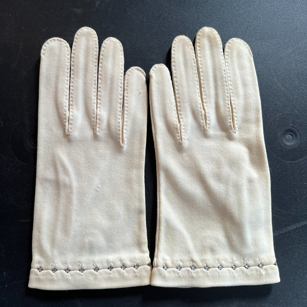 Crescendoe Rhinestone Short Gloves, 1950s Vintage White All Cotton Sz 7 1/2
